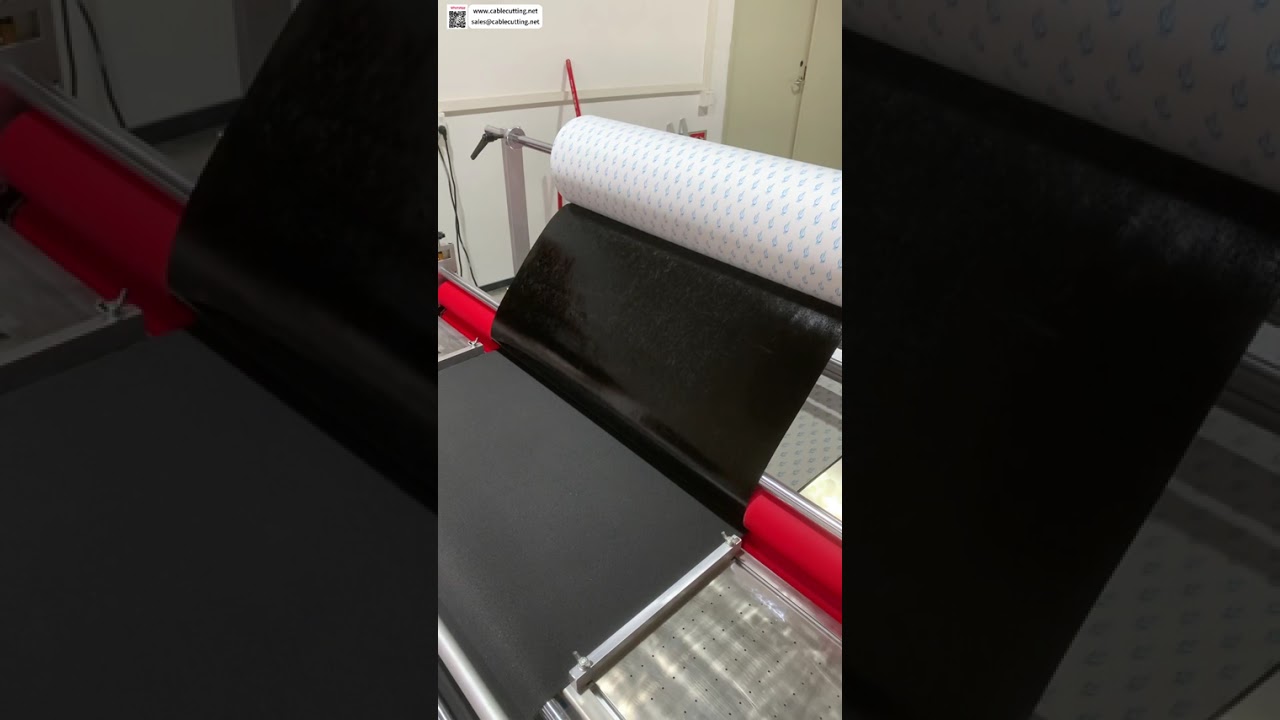 Máy cán màng tự động cắt xốp chân không với hệ thống căn chỉnh cuộn mịn và quy trình vận hành chuyên nghiệp