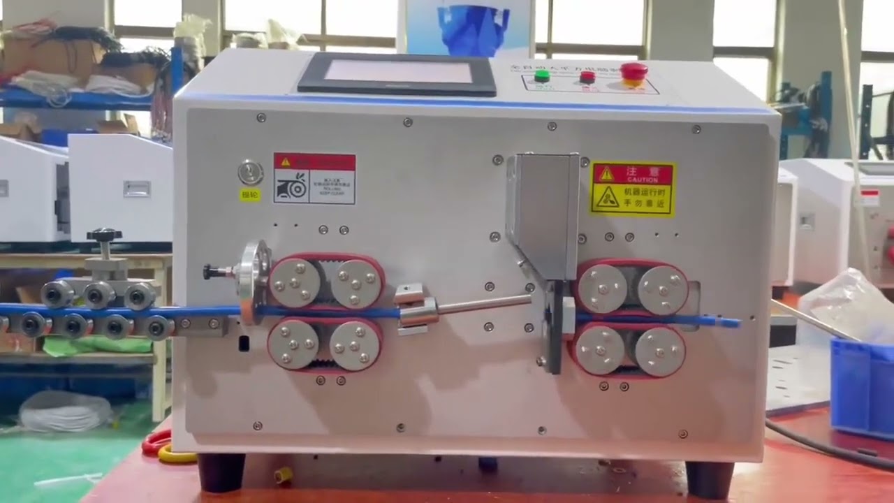 Máy Tuốt Dây Cáp Vuông Lớn 8 Bánh Xe Dạng Băng Tải - Hiệu Suất Cao Cho Tự Động Hóa