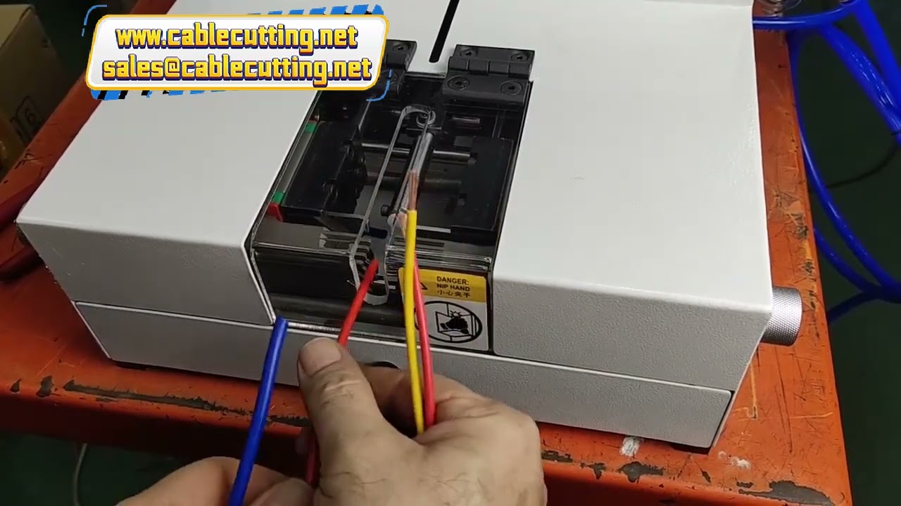 Máy tuốt dây điện khí nén: Cắt toàn bộ & một phần, không cần điều chỉnh lưỡi dao cho nhiều cỡ dây