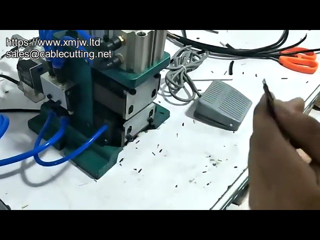 Máy Tuốt Và Xoắn Dây Cáp Nhiều Lõi Khí Nén