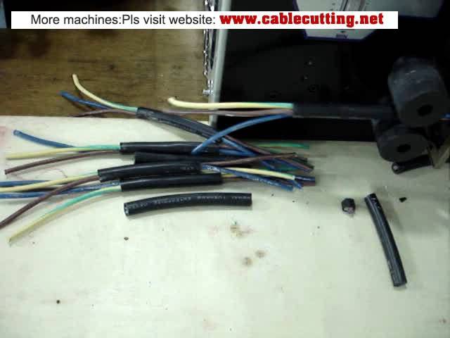 Máy cắt và tuốt vỏ cáp bọc cho dây ba lõi đường kính 12mm - Tự động hóa chính xác