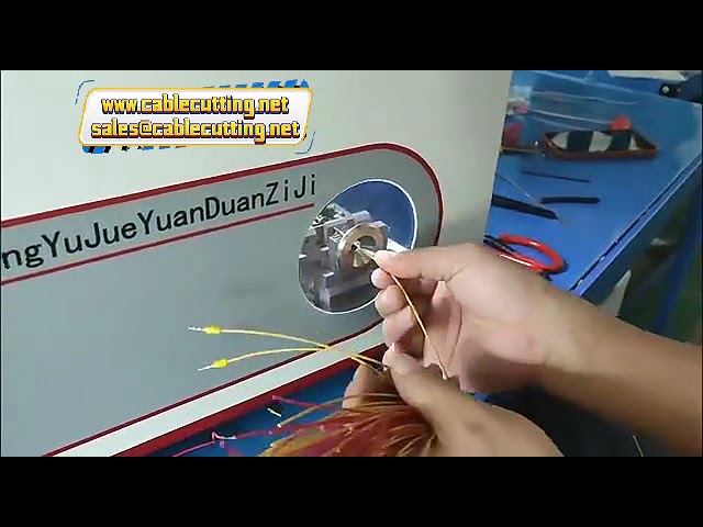 Máy ép nguội đầu cốt cách điện sẵn dạng ống tròn – Bảng rung cấp phôi tự động, tuốt dây chính xác