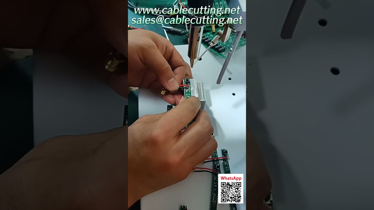Máy hàn bán tự động cấp thiếc nghiêng - Giải pháp hàn chân ẩn trong tự động hóa dây chuyền